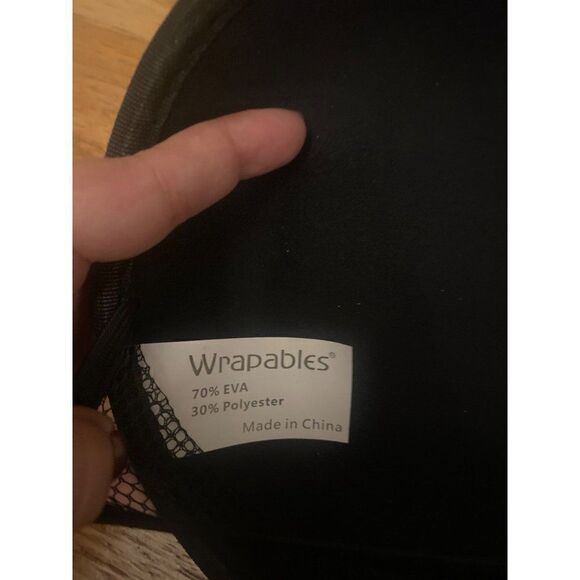 Wrapables, black with white lace, zippered hard shell travel bra case - Picture 5 of 7